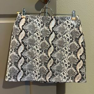 Snake skin mini skirt size 0-2